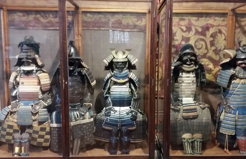 083-corazze da Samurai